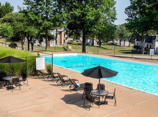 11827 Silhouette Pl, Florissant, MO 63033