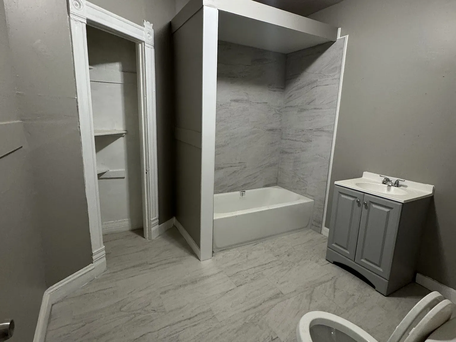 207 McLennan Avenue - 2 — Photo 3