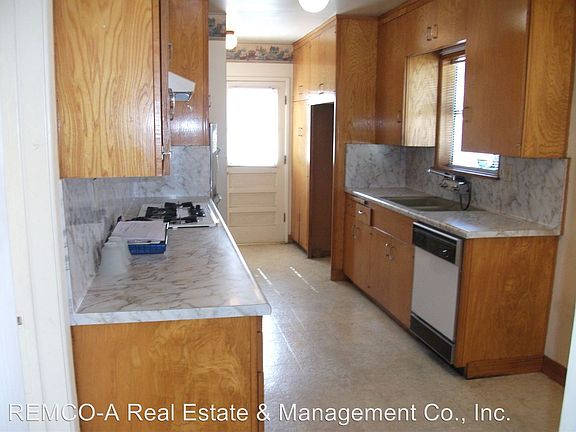 4th image of 5313 Briercrest Ave