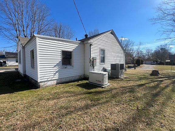 5th image of 711 Oakwood Dr