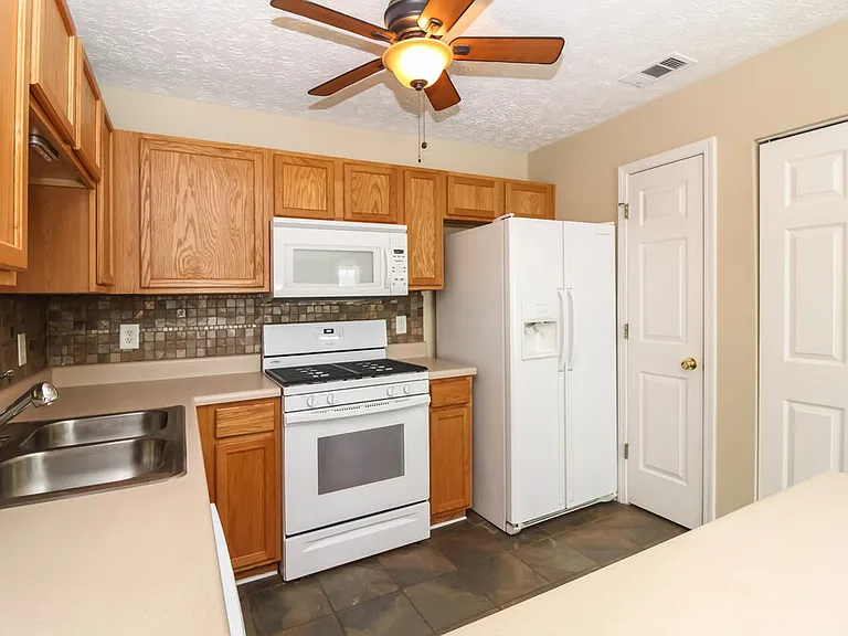 134 Ilex Dr — Photo 6