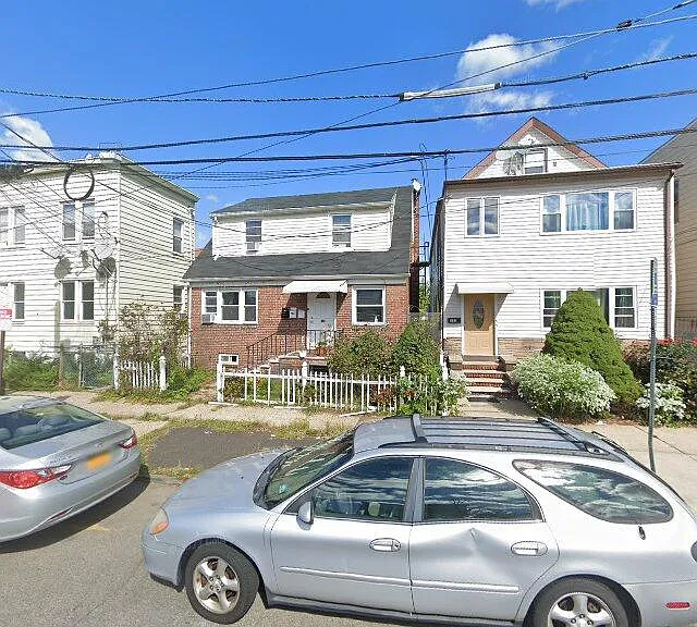 135 Davenport Ave #B — Photo 1