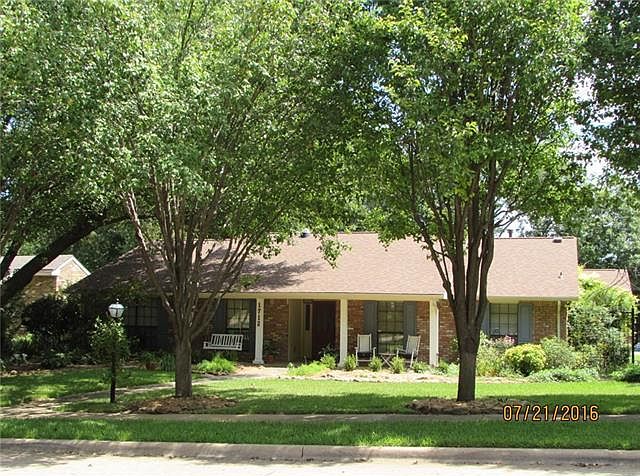 1st image of 1712 Yorkshire Dr
