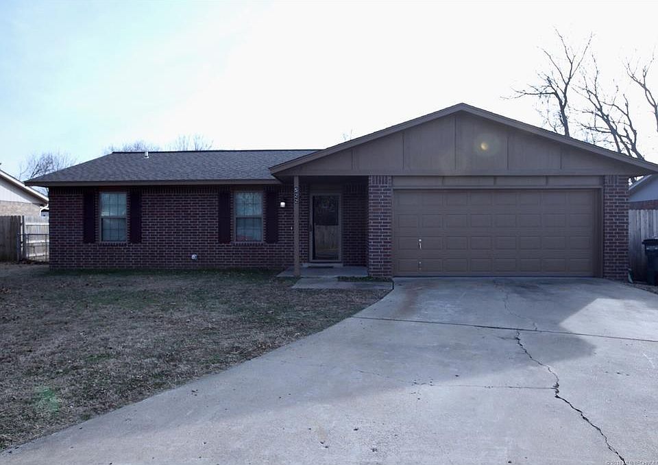 1st image of 522 E 138th Pl