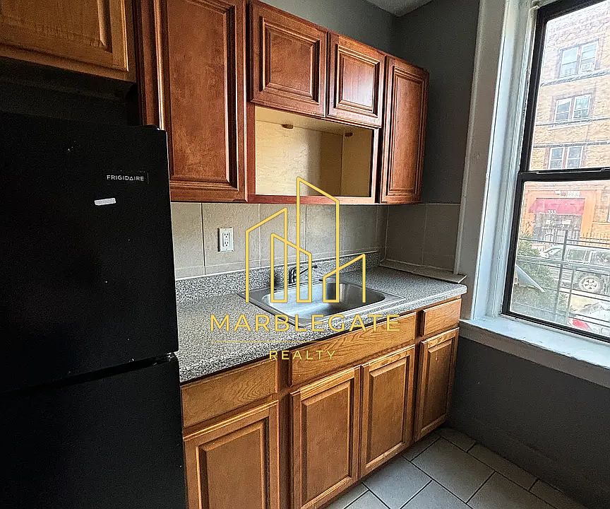 1st image of 329 Park Ave #33