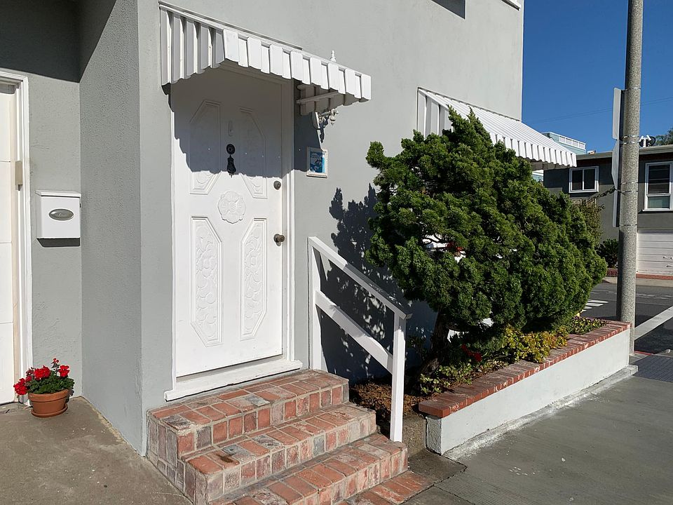 Lower level duplex Studio entrance