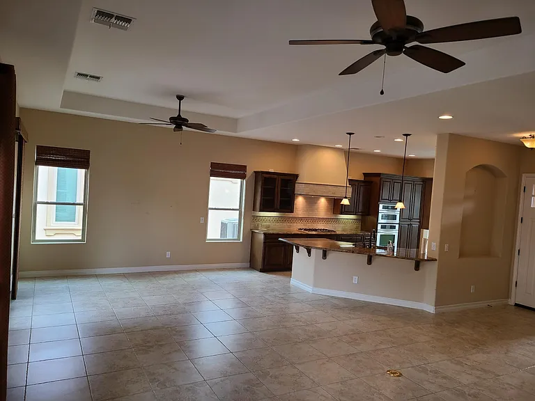 1714 E Alegria Rd — Photo 16