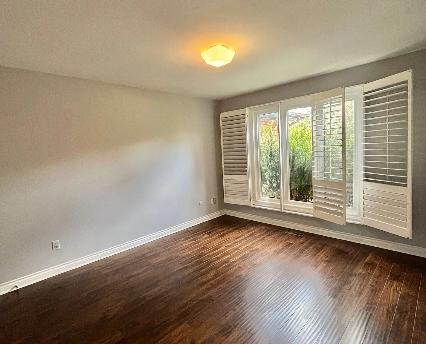 5 bed, $5,800 — Photo 2
