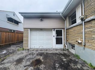 494 E 37th St #2, Hamilton, ON L8V 4B9