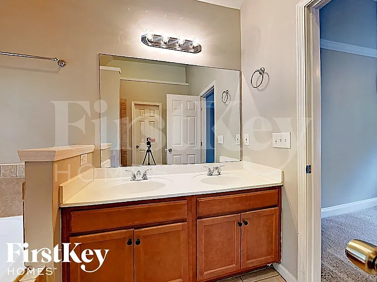 7805 Wilkinson Dr — Photo 8
