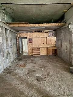4th image of 9000 Water St