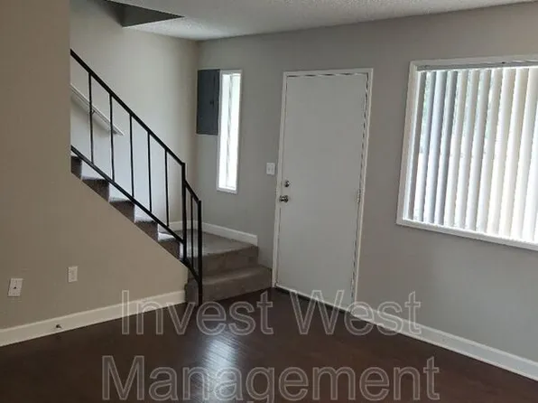 3015 E 20th St, Vancouver, WA 98661