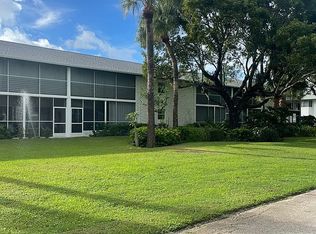 2 Garden St #M106, Tequesta, FL 33469