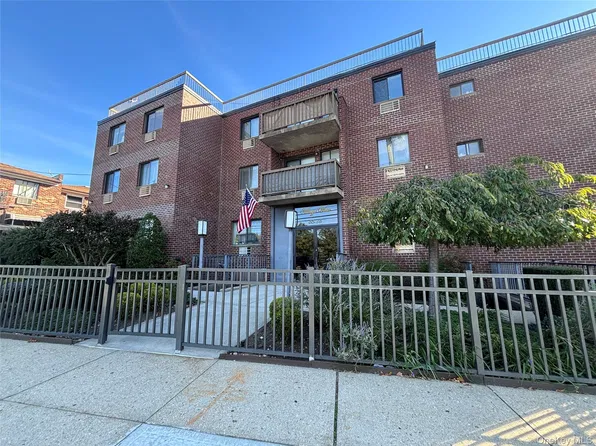 66-15 69th Street #1A, Maspeth, NY 11379