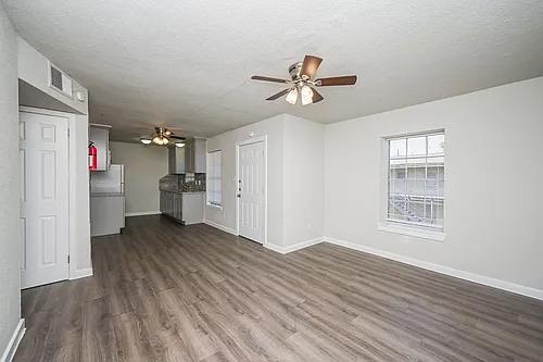 1518 East Ave Photo 1