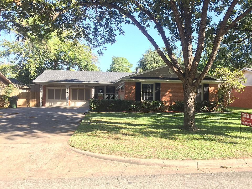 1st image of 1526 Mesquite St