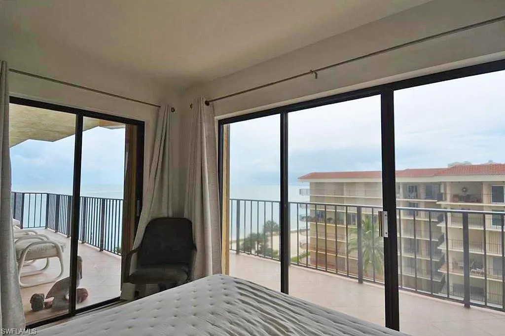 2 bed, 2.0 bath, 1296 sqft, $7,500 — Photo 3