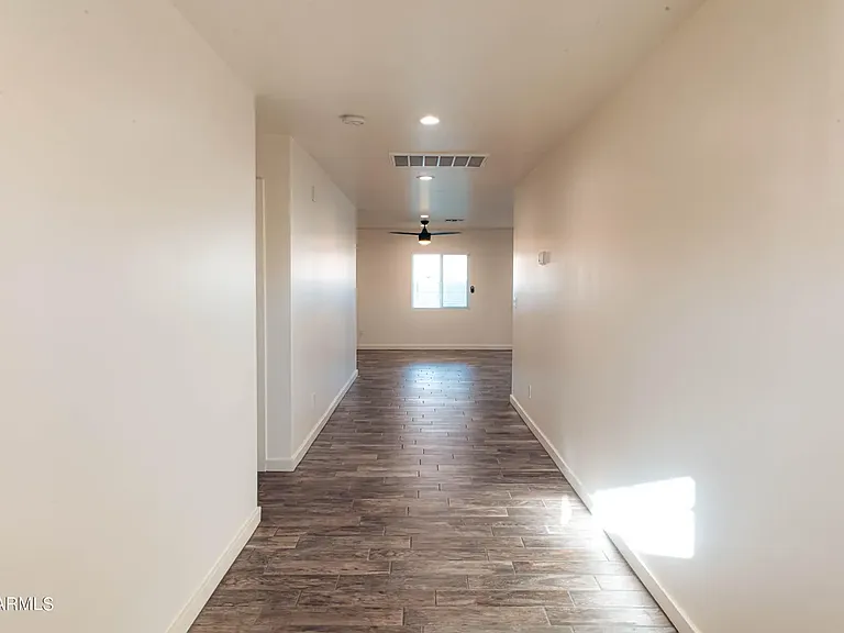 1619 S 15th Ave — Photo 3