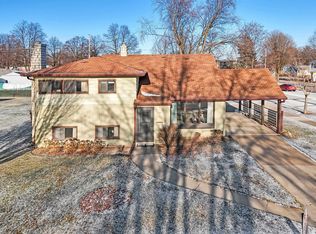 1162 Shadow Ln, Green Bay, WI 54304