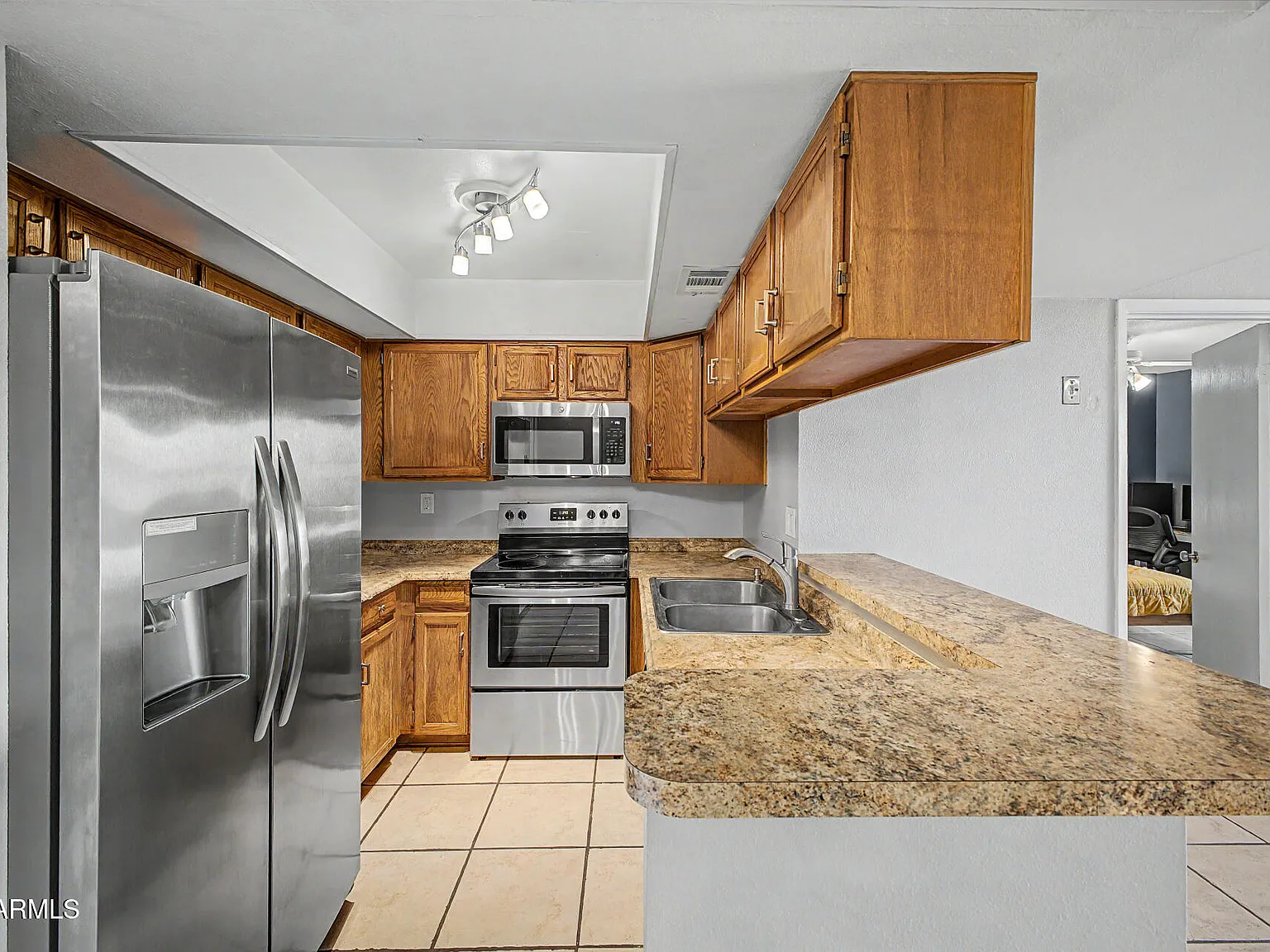 2 bed, 2.0 bath, 1031 sqft, $1,600 — Photo 2