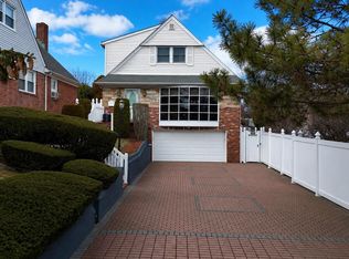 19611 Pompeii Avenue, Hollis, NY 11423