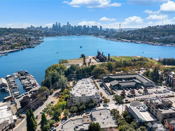 3300 Meridian Avenue N #302, Seattle, WA 98103