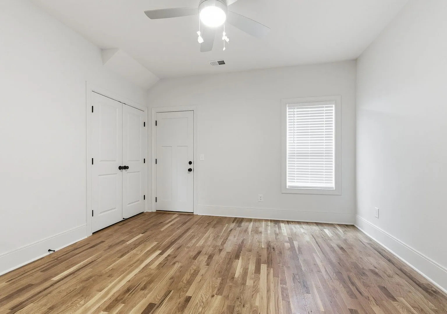 6305 Robertson Avenue — Photo 4