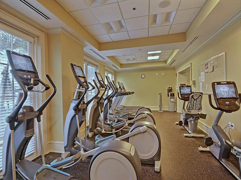 5250 E Harbor Village Dr #102 — Photo 33