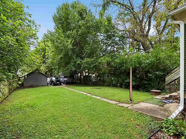 4 bed, 1800 sqft, $3,100 — Photo 4