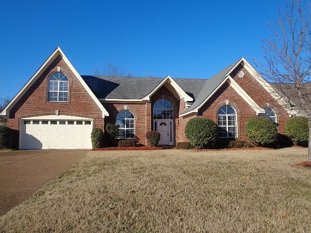 1st image of 4483 Meadow Cliff Dr