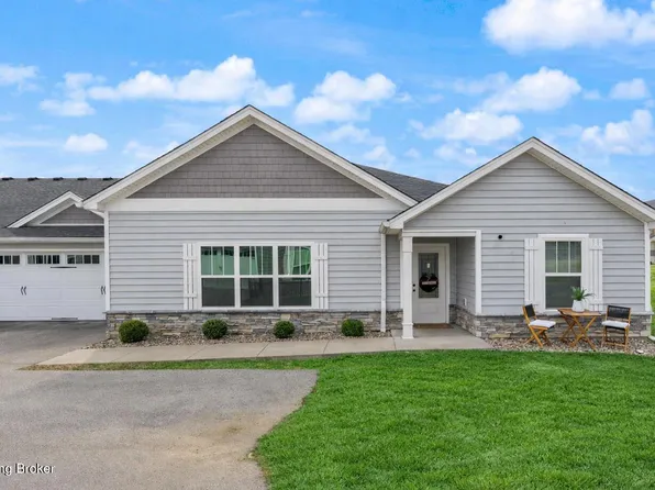 5011 Woodridge Lake Blvd, Louisville, KY 40272