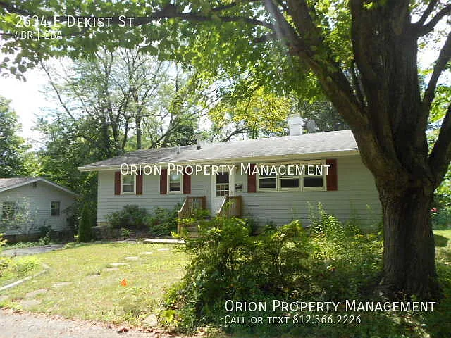 2634 E Dekist St