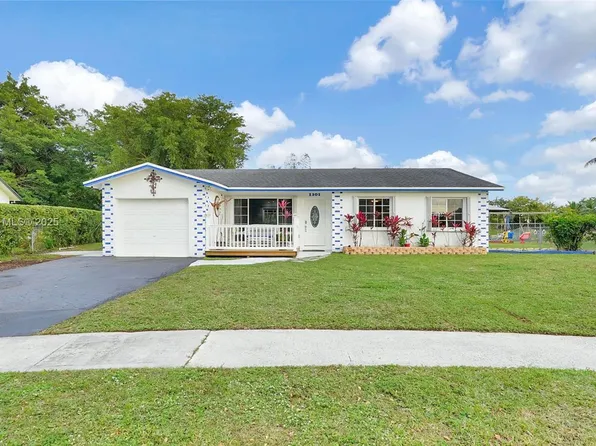 1301 NW 93rd Ave, Pembroke Pines, FL 33024