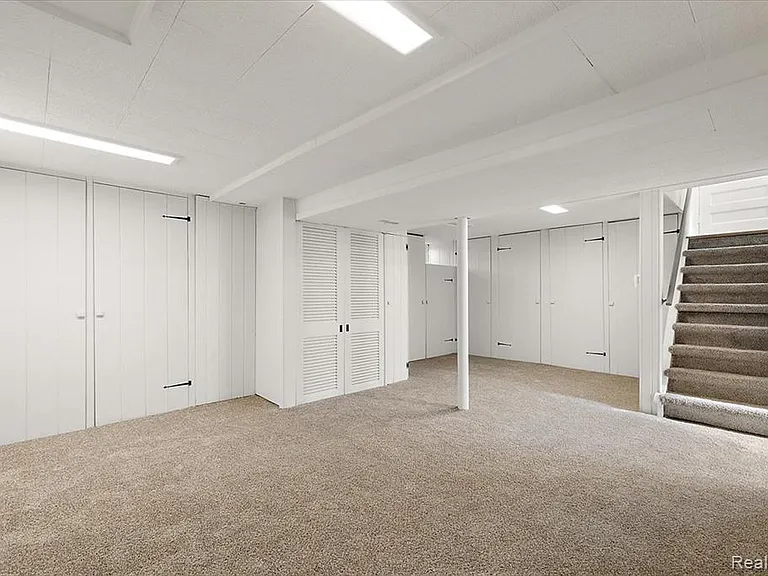2136 Dorchester Rd — Photo 46