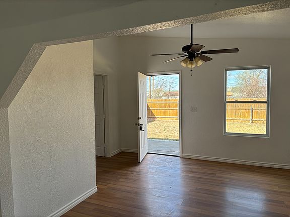3rd image of 1324 SE 8th Ave #2