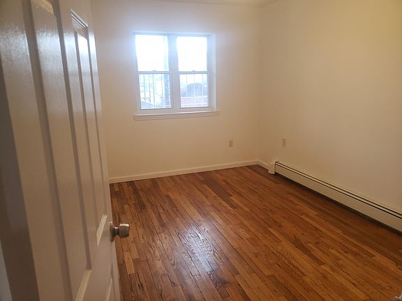 5th image of 8732 165th St Floor 1