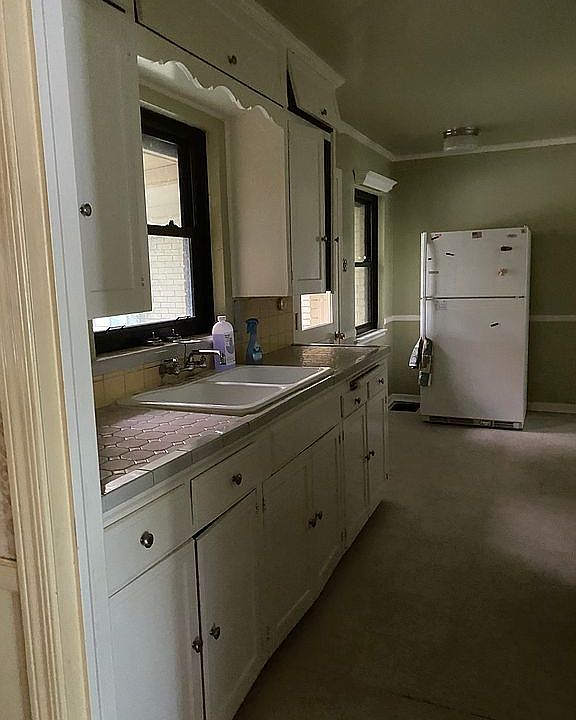 1st image of 3917 Davila Dr