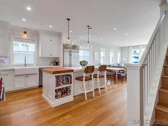 3rd image of 847 Wilbur Ave