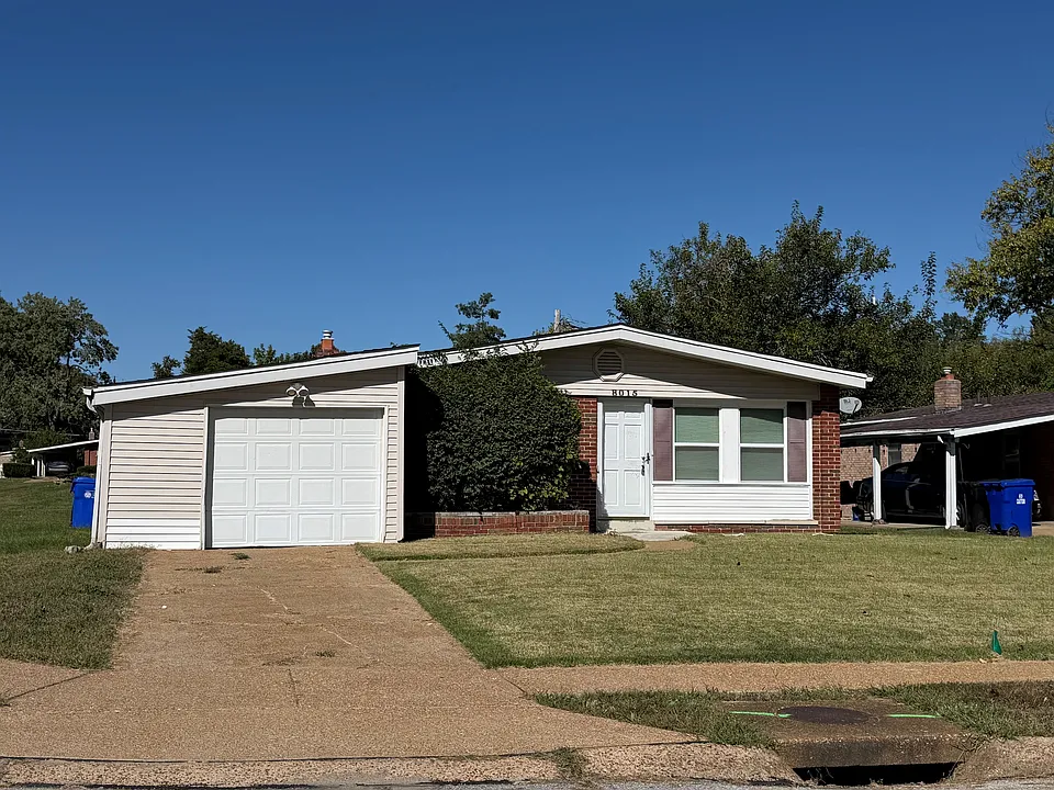 8015 Briar Ct