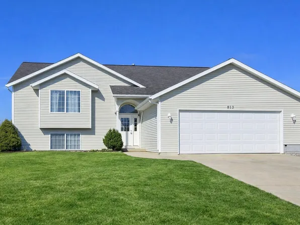 813 Valley Ave, Fremont, MI 49412