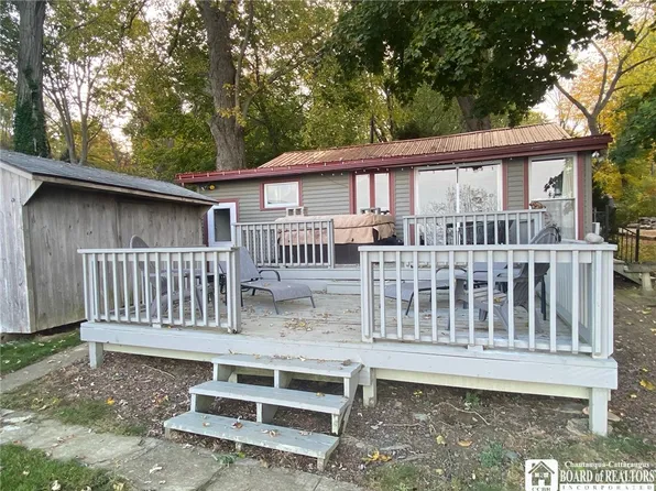 10170 Greenhills Dr, Portland, NY 14769
