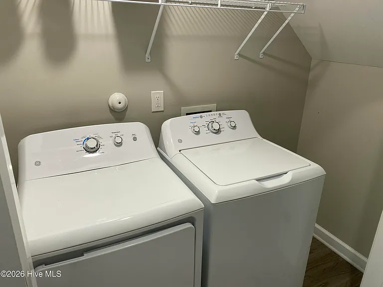155 Lincoln Place Cir — Photo 4