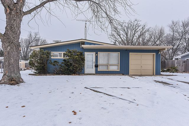 1st image of 327 Kingswood Dr