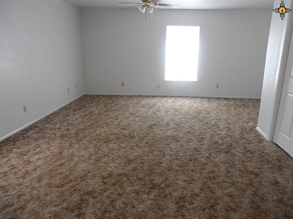 4th image of 611 W Chisum Ave
