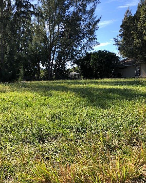 1st image of 212 SE 23rd St Lot 37