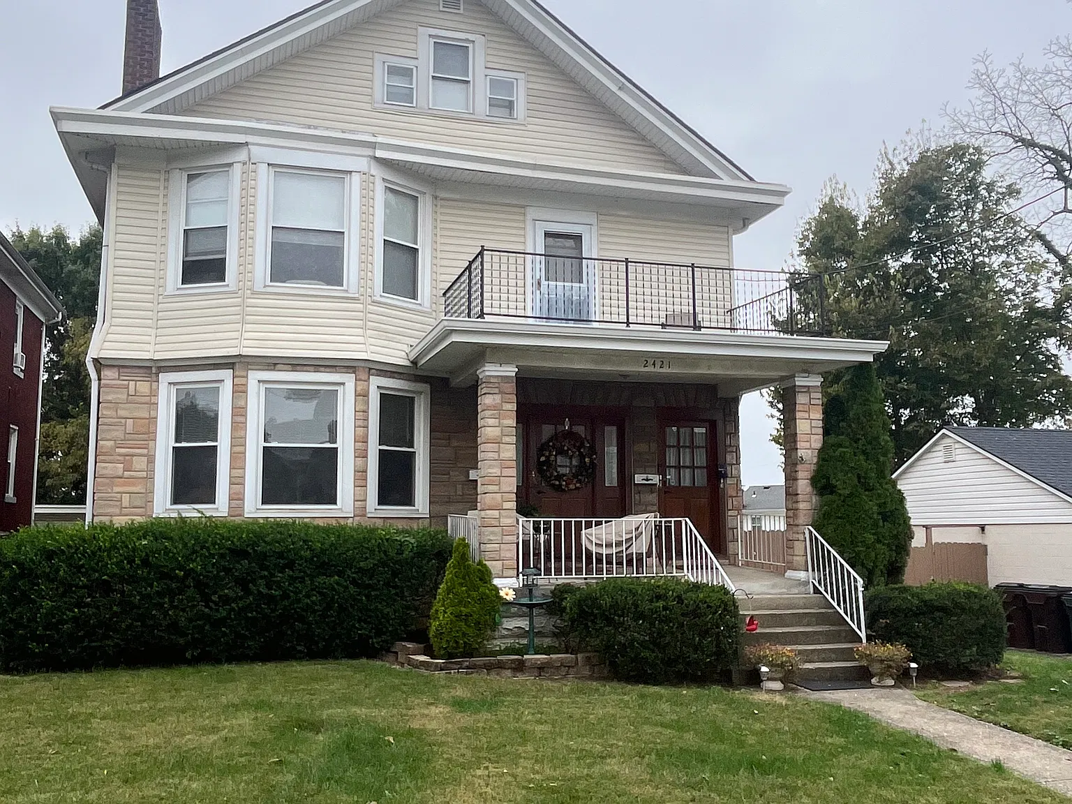3 bed, 1200 sqft, $1,800 — Photo 1