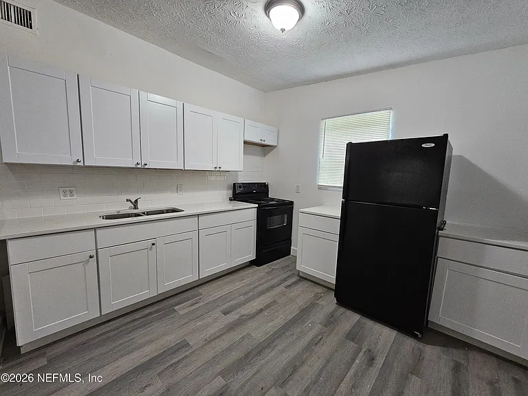 10228 Westmar Rd — Photo 4