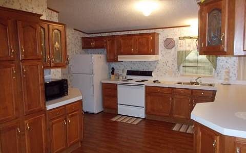 3rd image of 27355 W 4th Ave