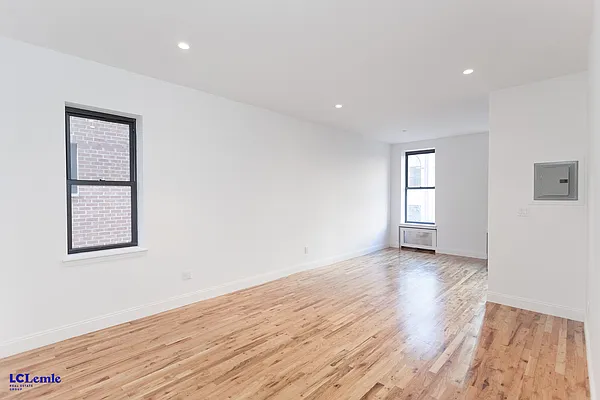 Rented by LC Lemle Real Estate Group | media 15