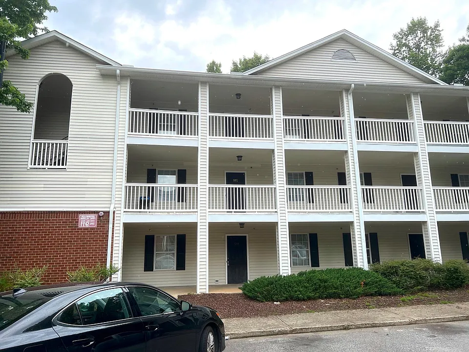 1950 Trailwood Heights Ln #303